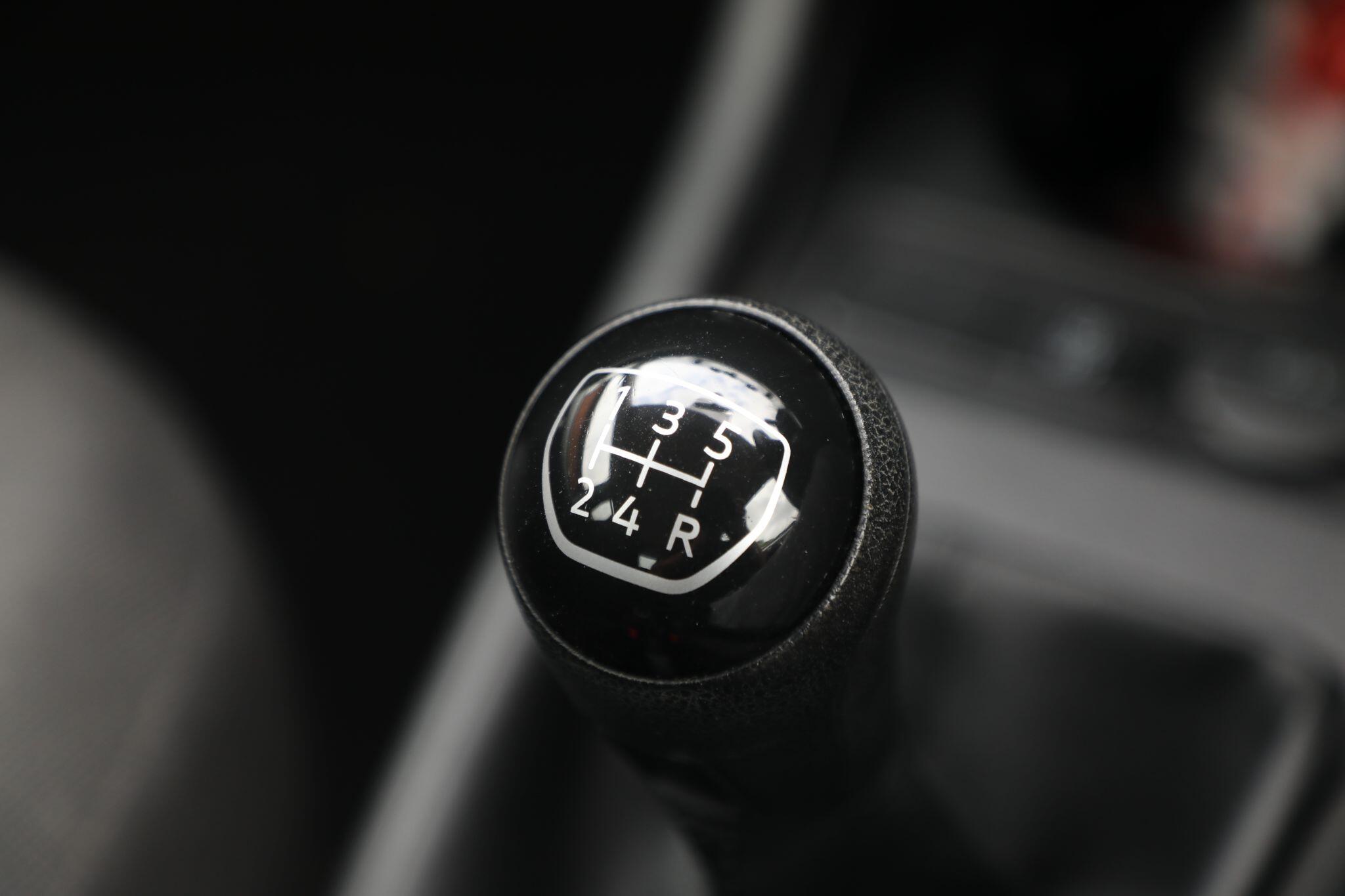 Large vehicle image